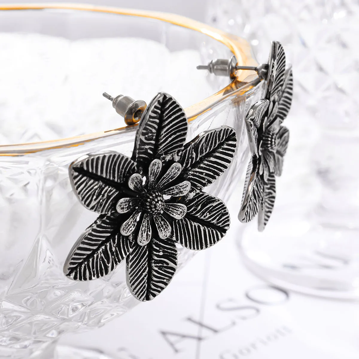A pair of ethnic style flower  – Ethnic Chic Fashion Bewertung und Preis