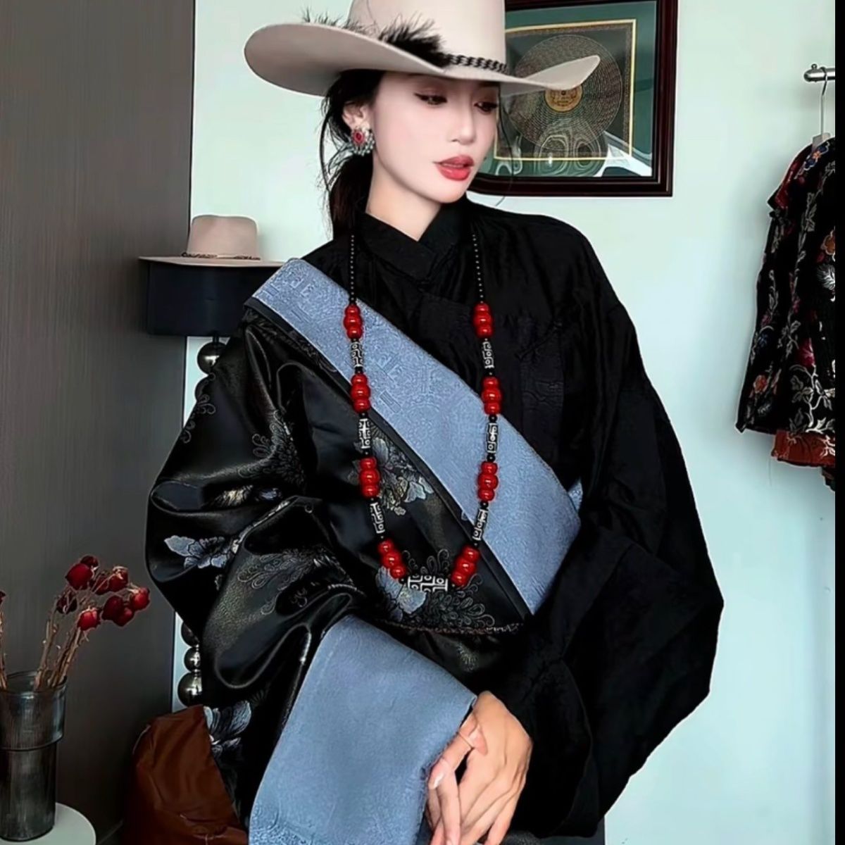 New Women's Bhutanese Tibetan  – Ethnic Fashion Shoot Bewertung und Preis