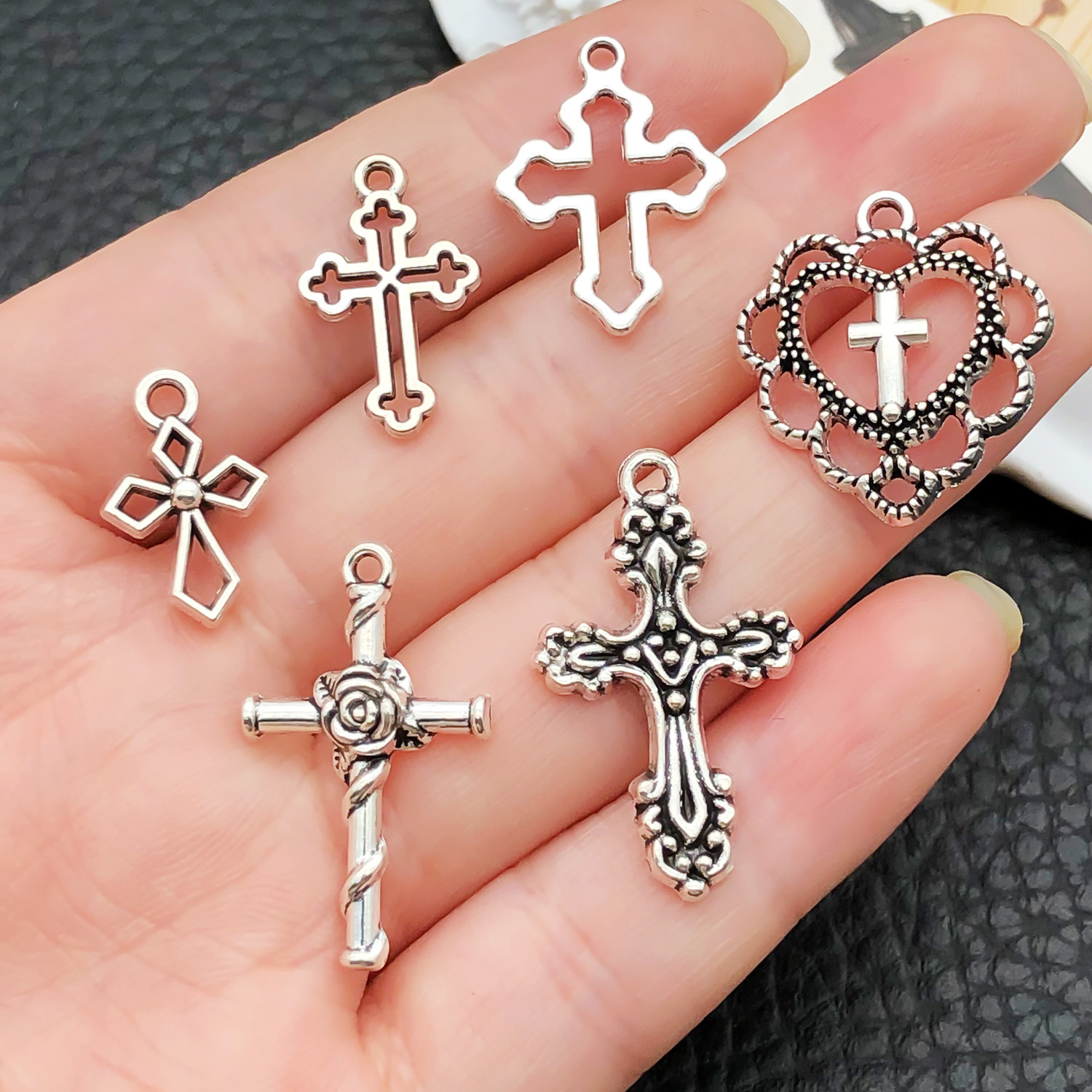 52pcs Assorted Cross Pendants  – Ethnic Fashion Style Bewertung und Preis