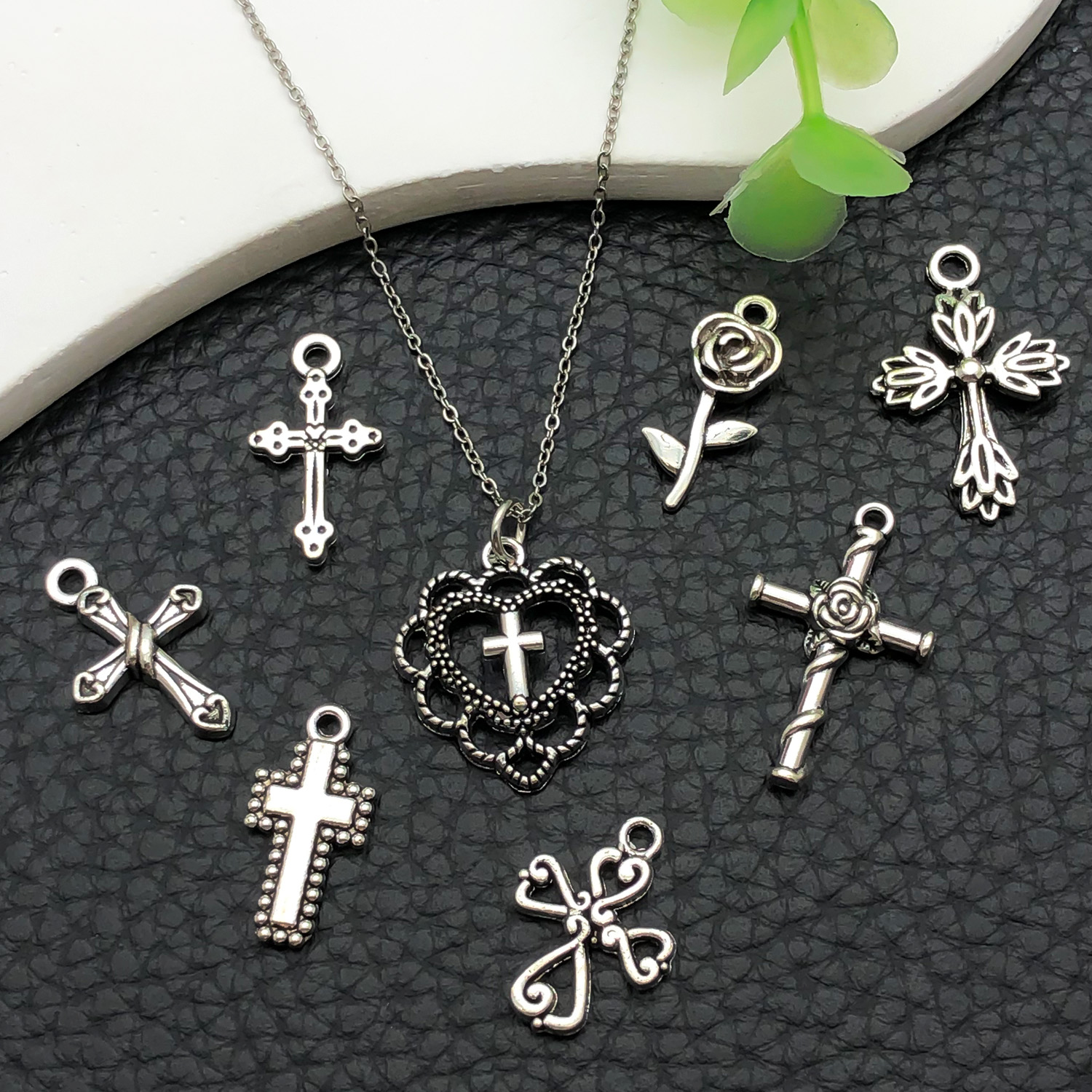 52pcs Assorted Cross Pendants  – Ethnic Fashion Style Bewertung und Preis