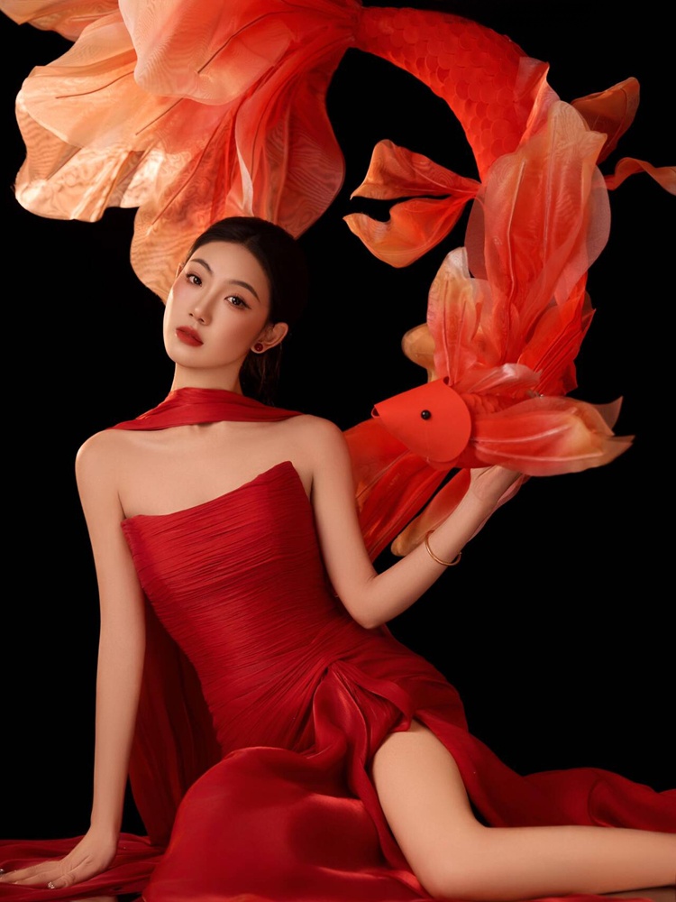 2026 New Year Red Lucky Carp C – Ethnic Fashion Shoot Bewertung und Preis