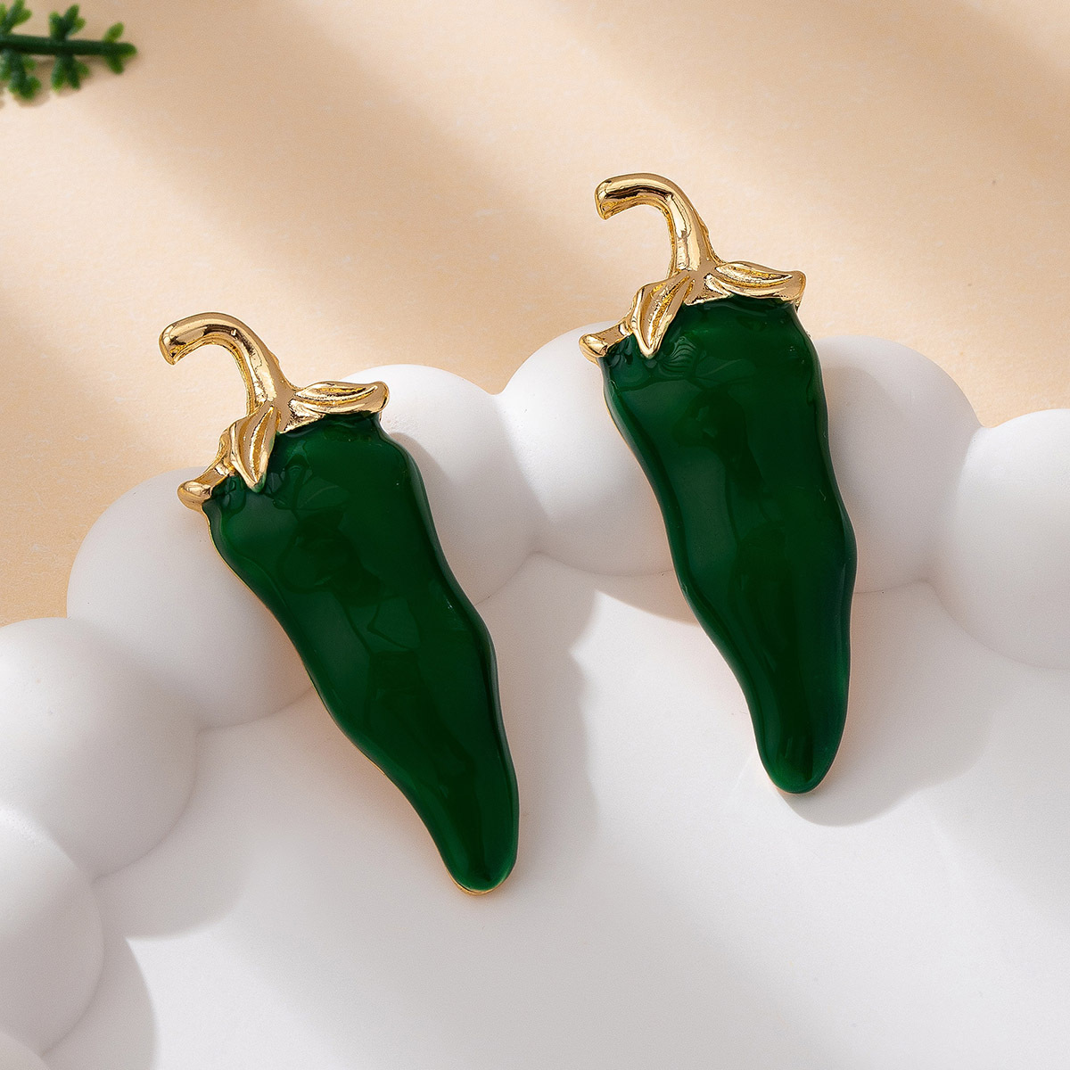 Quirky Chili Stud Earrings Wom – Ethnic Chic Fashion Bewertung und Preis